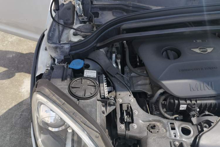 Used MINI Countryman 2017 1.5T COOPER ALL4 Explorer Engine Bay Right