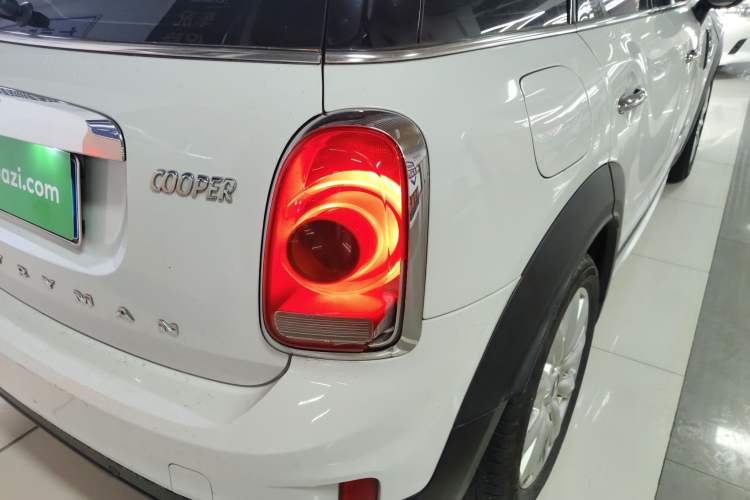 Used MINI Countryman 2017 1.5T COOPER ALL4 Traveler Exterior 3