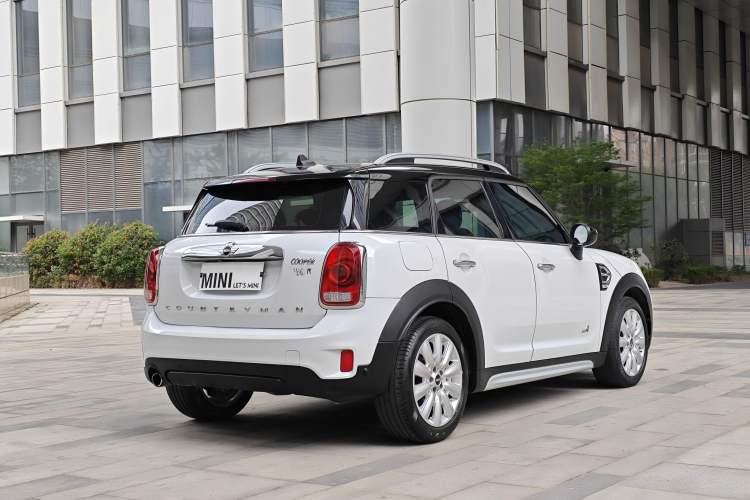 Used MINI Countryman 2017 1.5T COOPER ALL4 Traveler Exterior 3