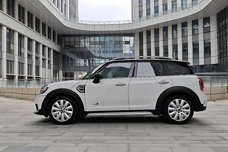 Used MINI Countryman 2017 1.5T COOPER ALL4 Traveler Exterior 6