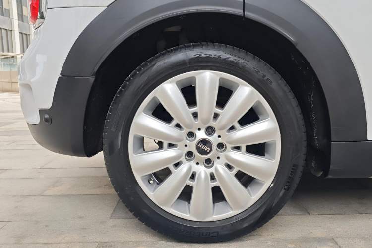 Used MINI Countryman 2017 1.5T COOPER ALL4 Traveler Exterior 9