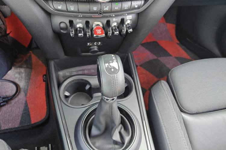 Used MINI Countryman 2017 1.5T COOPER ALL4 Traveler Gear Lever