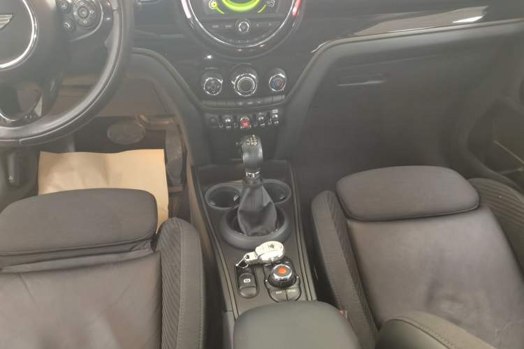 Used MINI Countryman 2017 1.5T COOPER ALL4 Gear Lever