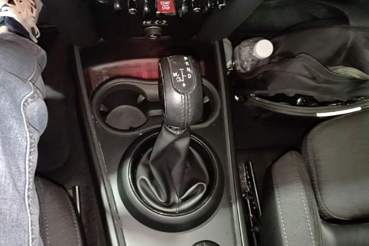 Used MINI Countryman 2017 1.5T COOPER ALL4 Traveler Gear Lever