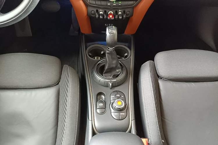 Used MINI Countryman 2017 1.5T COOPER ALL4 Gear Lever