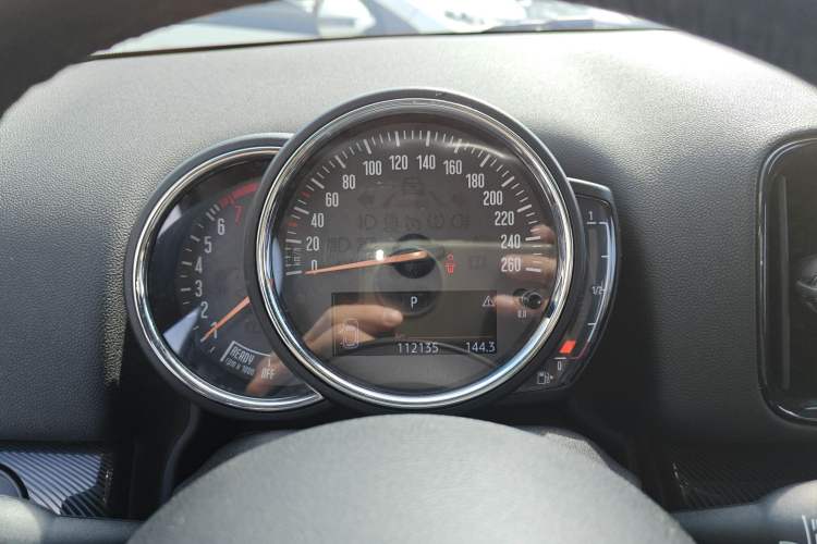 Used MINI Countryman 2017 1.5T COOPER ALL4 Traveler Instrument Cluster