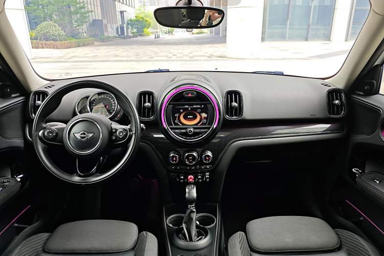 Used MINI Countryman 2017 1.5T COOPER ALL4 Traveler Interior 2