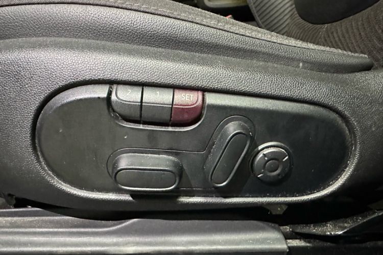Used MINI Countryman 2017 1.5T COOPER ALL4 Traveler Interior 4