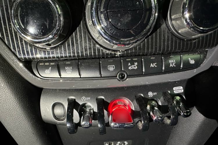 Used MINI Countryman 2017 1.5T COOPER ALL4 Traveler Interior 7