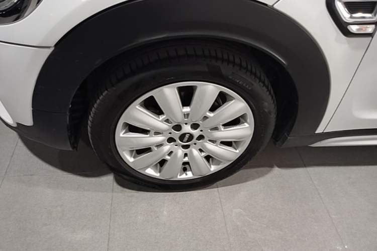 Used MINI Countryman 2017 1.5T COOPER ALL4 Traveler Left Front Wheel Hub