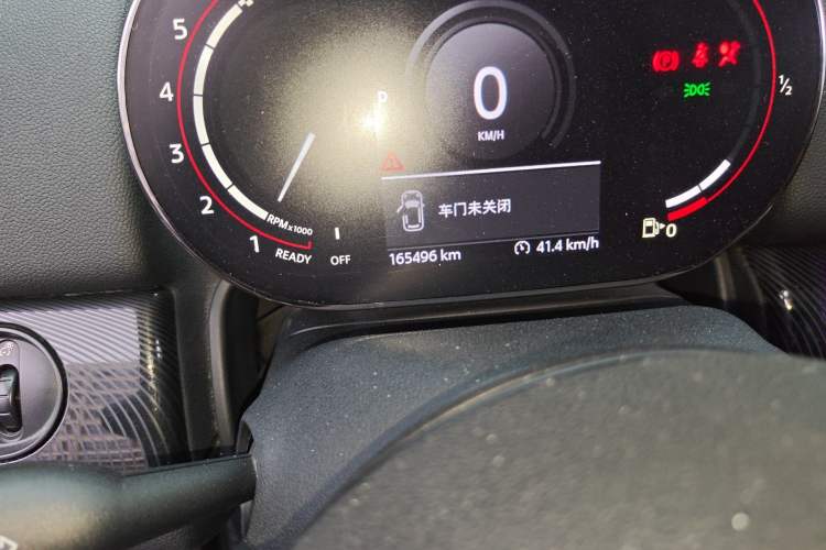 Used MINI Countryman 2017 1.5T COOPER ALL4 Traveler Odometer Close Up