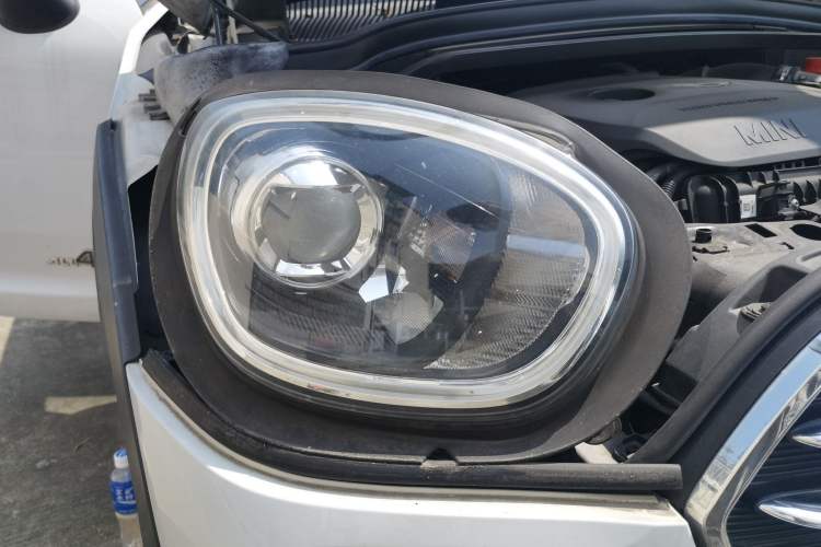 Used MINI Countryman 2017 1.5T COOPER ALL4 Explorer Right Front Headlight
