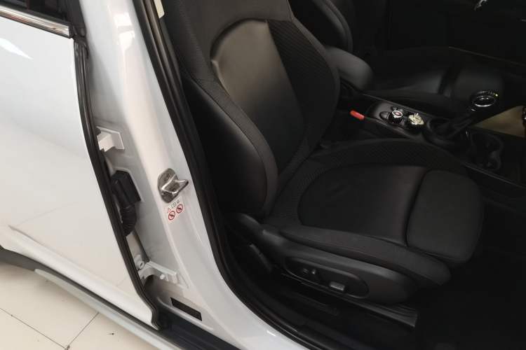 Used MINI Countryman 2017 1.5T COOPER ALL4 Right Front Seat
