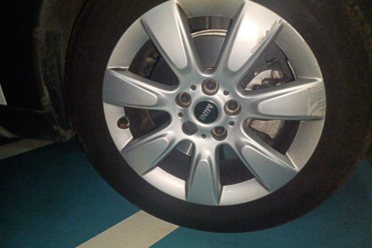 Used MINI Countryman 2017 1.5T COOPER ALL4 Right Front Wheel Hub