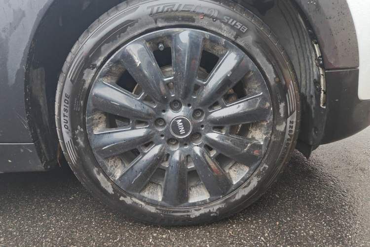 Used MINI Countryman 2017 1.5T COOPER ALL4 Traveler Right Front Wheel Hub