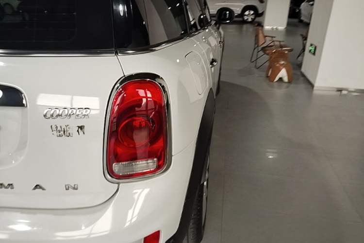 Used MINI Countryman 2017 1.5T COOPER ALL4 Traveler Right Rear Taillight