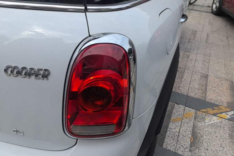 Used MINI Countryman 2017 1.5T COOPER ALL4 Right Rear Taillight