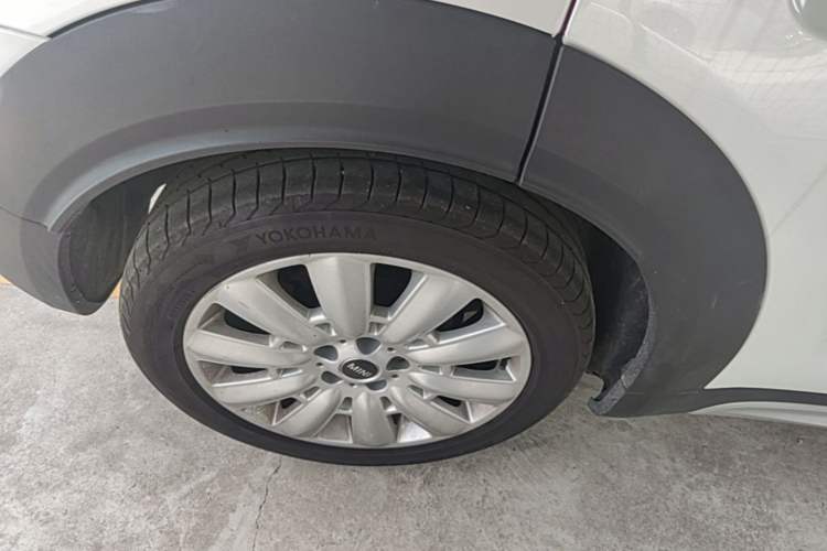 Used MINI Countryman 2017 1.5T COOPER ALL4 Traveler Right Rear Wheel Hub