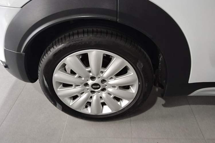 Used MINI Countryman 2017 1.5T COOPER ALL4 Traveler Right Rear Wheel Hub