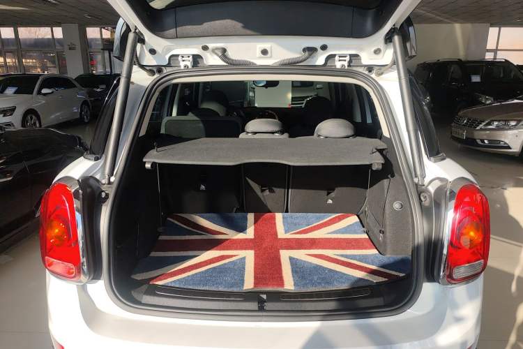 Used MINI Countryman 2017 1.5T COOPER ALL4 Traveler Trunk