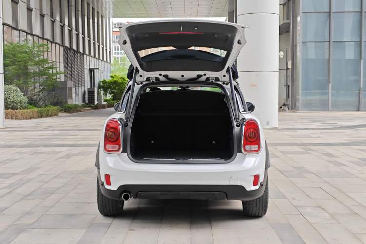 Used MINI Countryman 2017 1.5T COOPER ALL4 Traveler Trunk