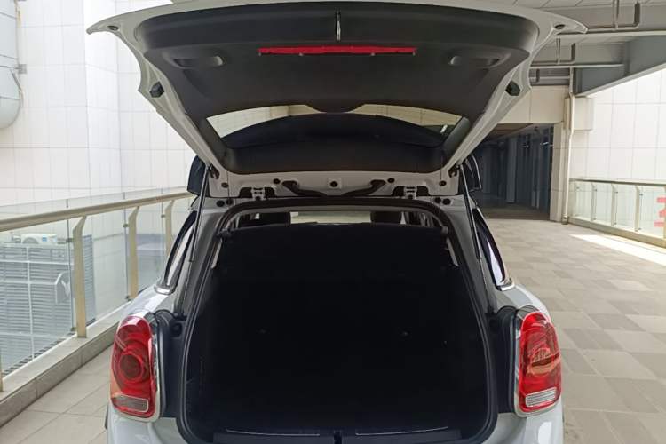 Used MINI Countryman 2017 1.5T COOPER ALL4 Trunk