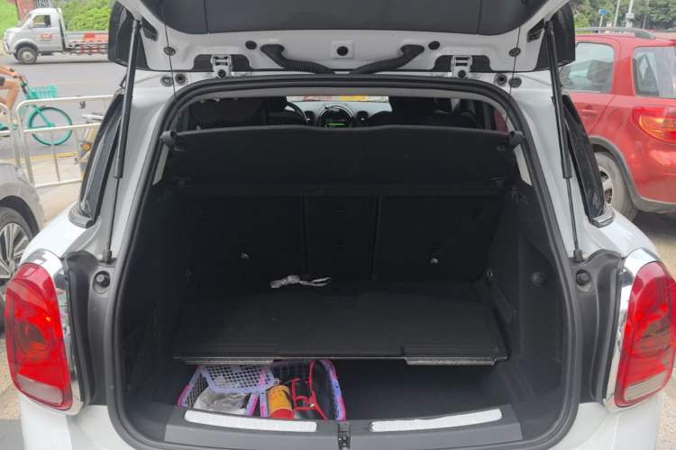 Used MINI Countryman 2017 1.5T COOPER ALL4 Trunk
