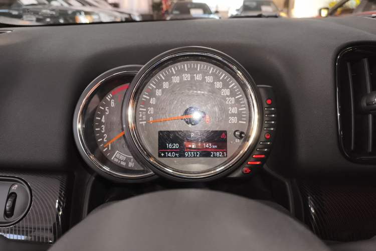 Used MINI Countryman 2017 1.5T COOPER ALL4 Traveler Instrument Cluster