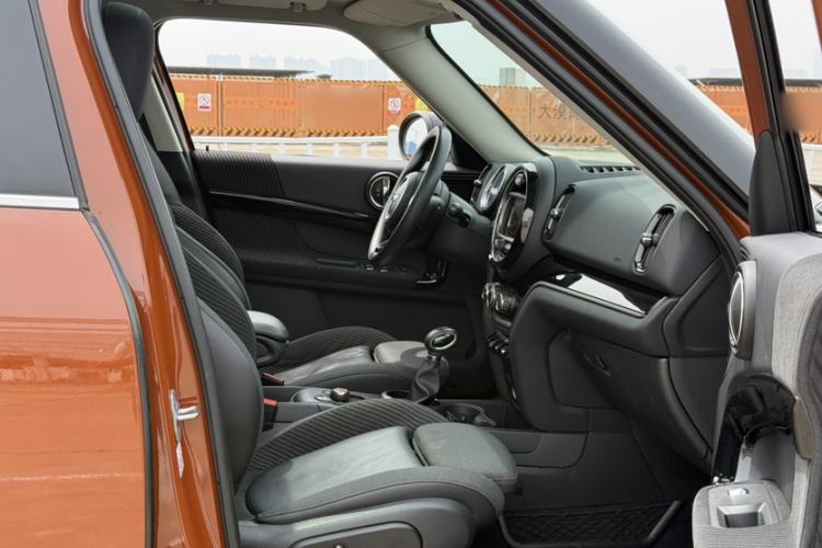 Used MINI Countryman 2017 1.5T COOPER ALL4 Interior 4
