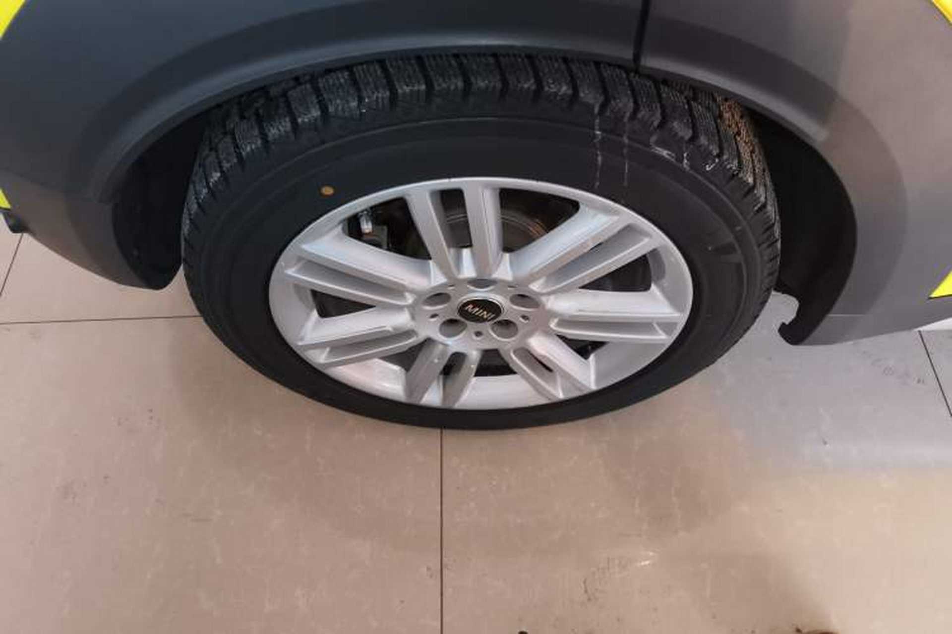 Used MINI Countryman 2017 1.5T COOPER ALL4 Traveler Right Rear Wheel Hub