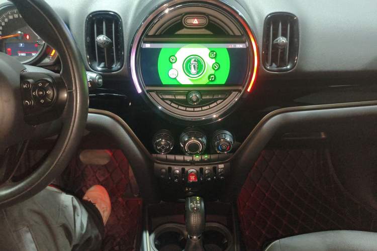 Used MINI Countryman 2018 1.5T COOPER Special Edition Audio And AC Panel