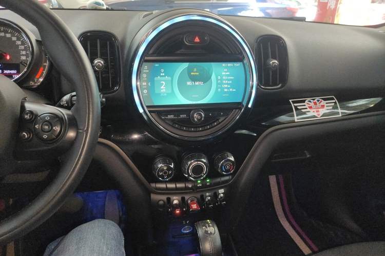 Used MINI Countryman 2018 1.5T COOPER ALL4 Classic Edition Audio And AC Panel