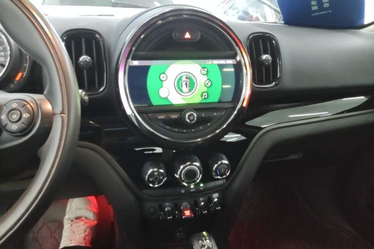 Used MINI Countryman 2018 1.5T COOPER Special Edition Audio And AC Panel