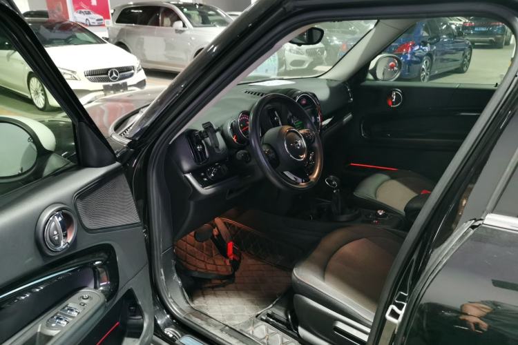 Used MINI Countryman 2018 1.5T COOPER Special Edition Driver Seat