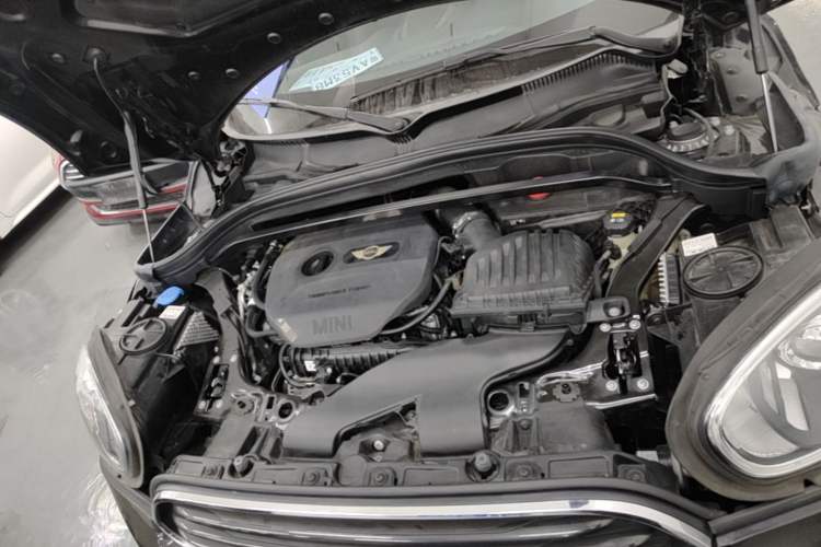 Used MINI Countryman 2018 1.5T COOPER Special Edition Engine Bay