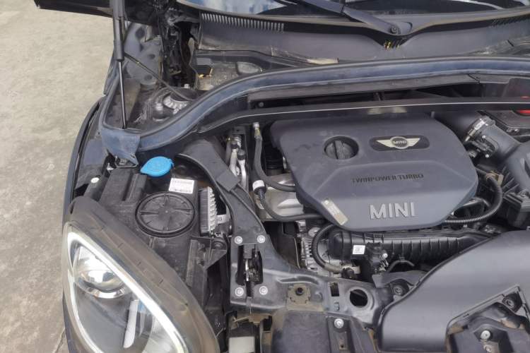 Used MINI Countryman 2018 1.5T COOPER ALL4 Classic Edition Engine Bay Right