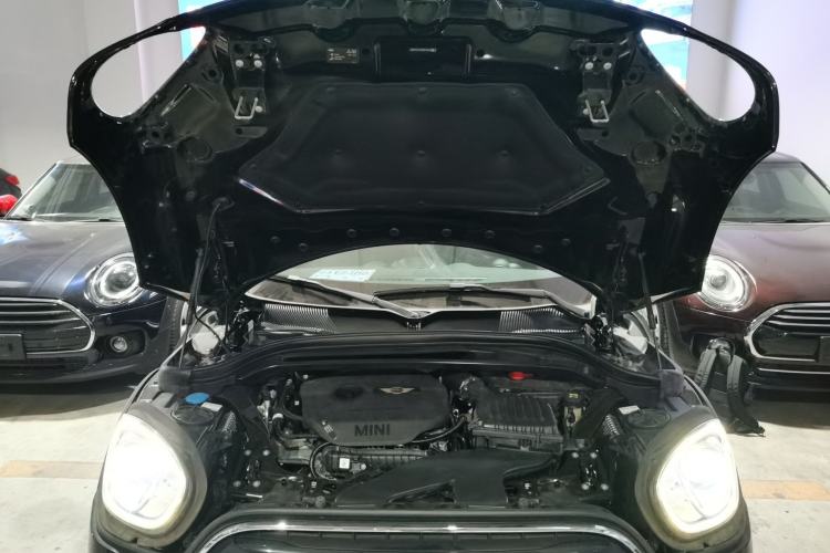 Used MINI Countryman 2018 1.5T COOPER Special Edition Engine Bay