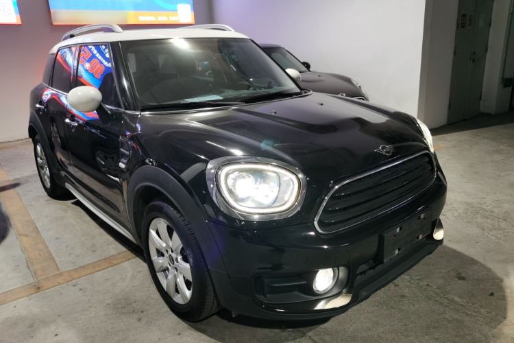 Used MINI Countryman 2018 1.5T COOPER Special Edition Front Right 45 Deg