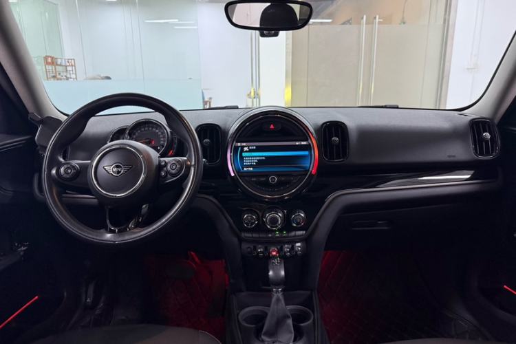 Used MINI Countryman 2018 1.5T COOPER Special Edition Interior 2