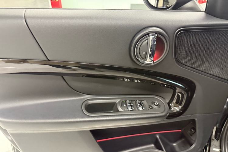 Used MINI Countryman 2018 1.5T COOPER Special Edition Interior 3