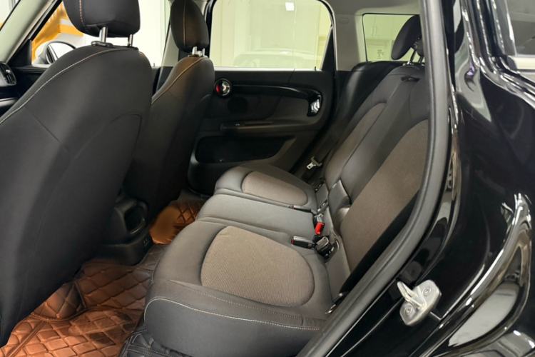 Used MINI Countryman 2018 1.5T COOPER Special Edition Interior 4