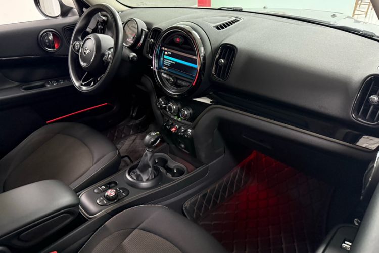 Used MINI Countryman 2018 1.5T COOPER Special Edition Interior 5