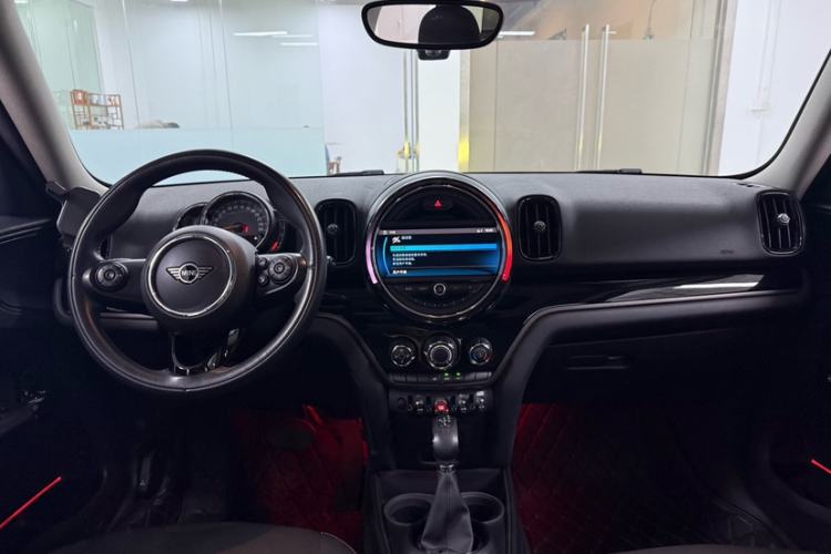 Used MINI Countryman 2018 1.5T COOPER Special Edition Interior 7