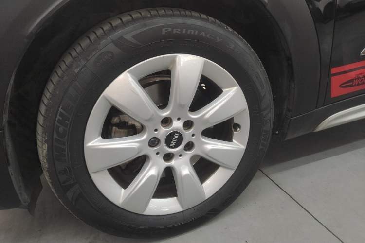 Used MINI Countryman 2018 1.5T COOPER ALL4 Classic Edition Left Front Wheel Hub