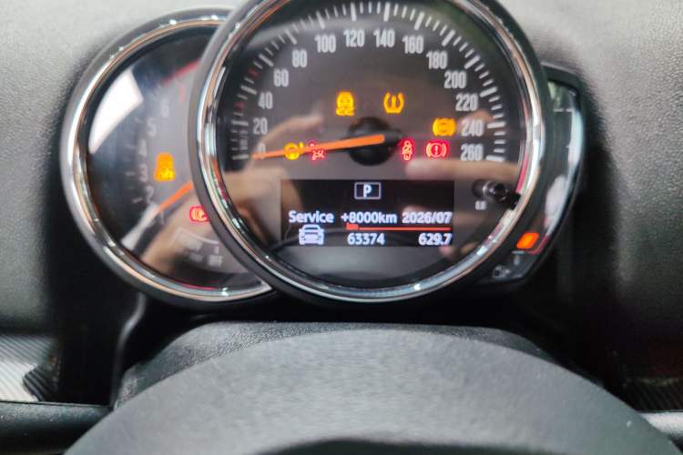 Used MINI Countryman 2018 1.5T COOPER Artist Odometer Close Up