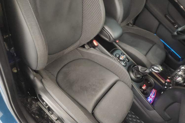 Used MINI Countryman 2018 1.5T COOPER ALL4 Classic Edition Right Front Seat