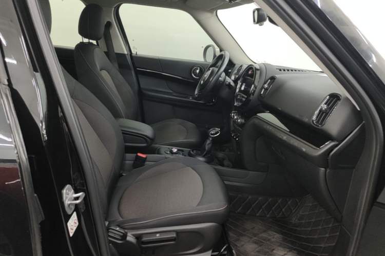 Used MINI Countryman 2018 1.5T COOPER Special Edition Right Front Seat