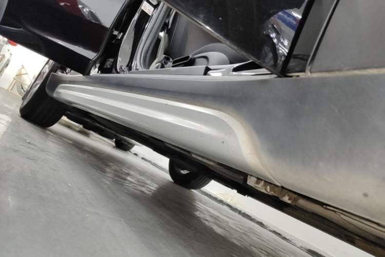 Used MINI Countryman 2018 1.5T COOPER Special Edition Right Side Sill