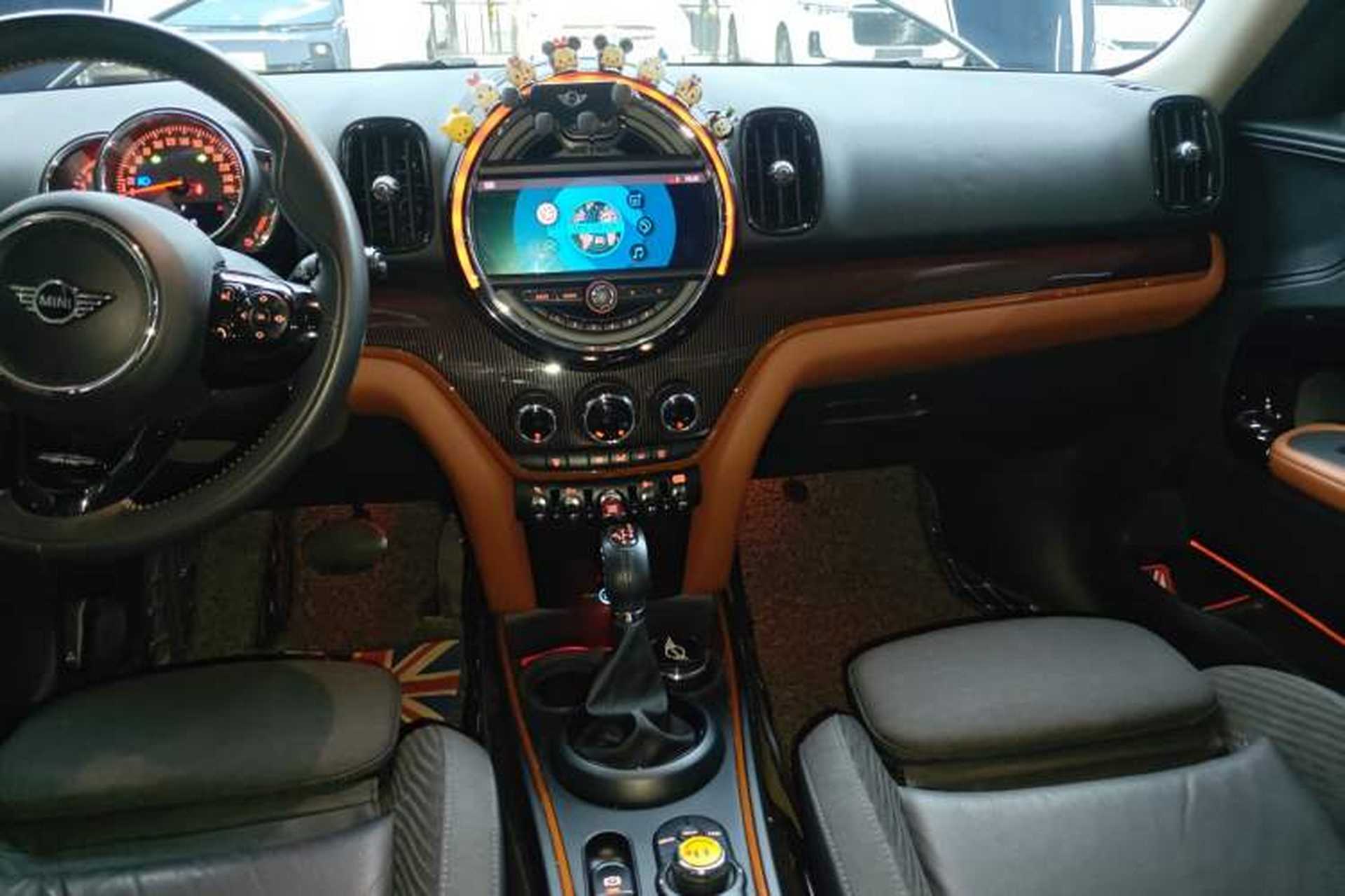 Used MINI Countryman 2018 1.5T COOPER Artist Audio And AC Panel