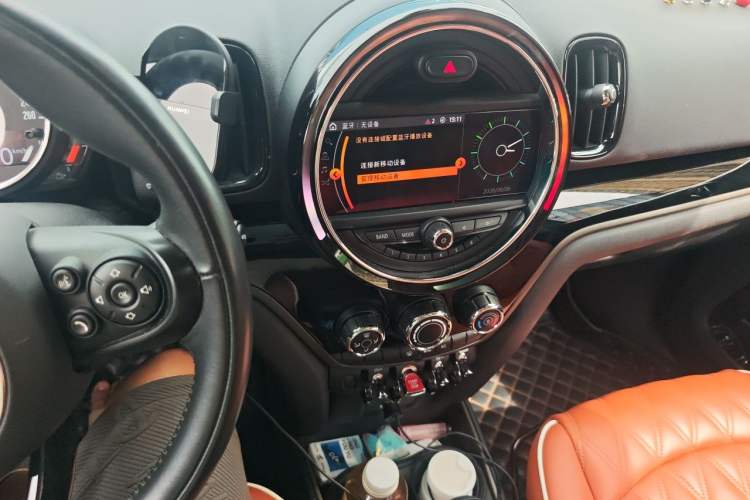 Used MINI Countryman 2018 1.5T COOPER Special Edition Audio And AC Panel